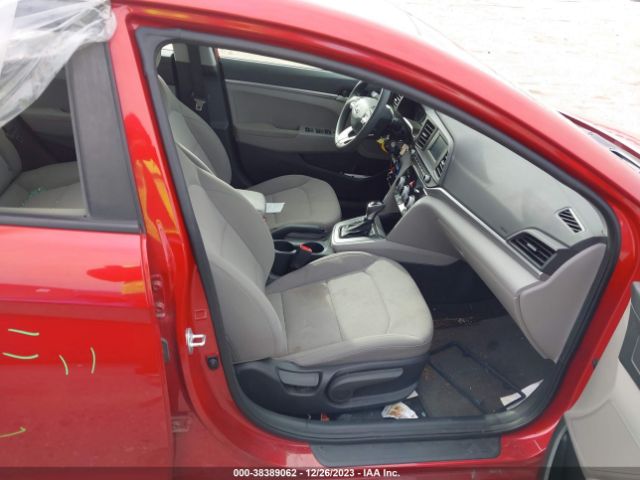 Photo 4 VIN: 5NPD74LF0KH496749 - HYUNDAI ELANTRA 