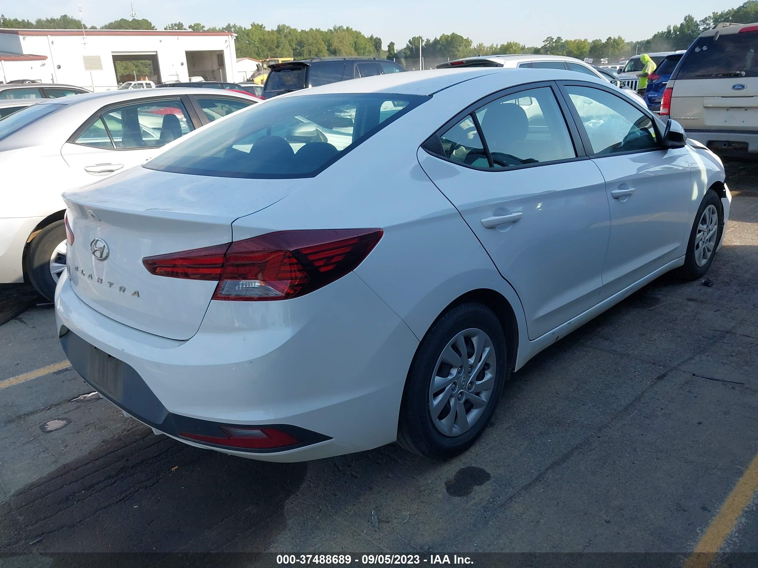 Photo 3 VIN: 5NPD74LF0LH610752 - HYUNDAI ELANTRA 