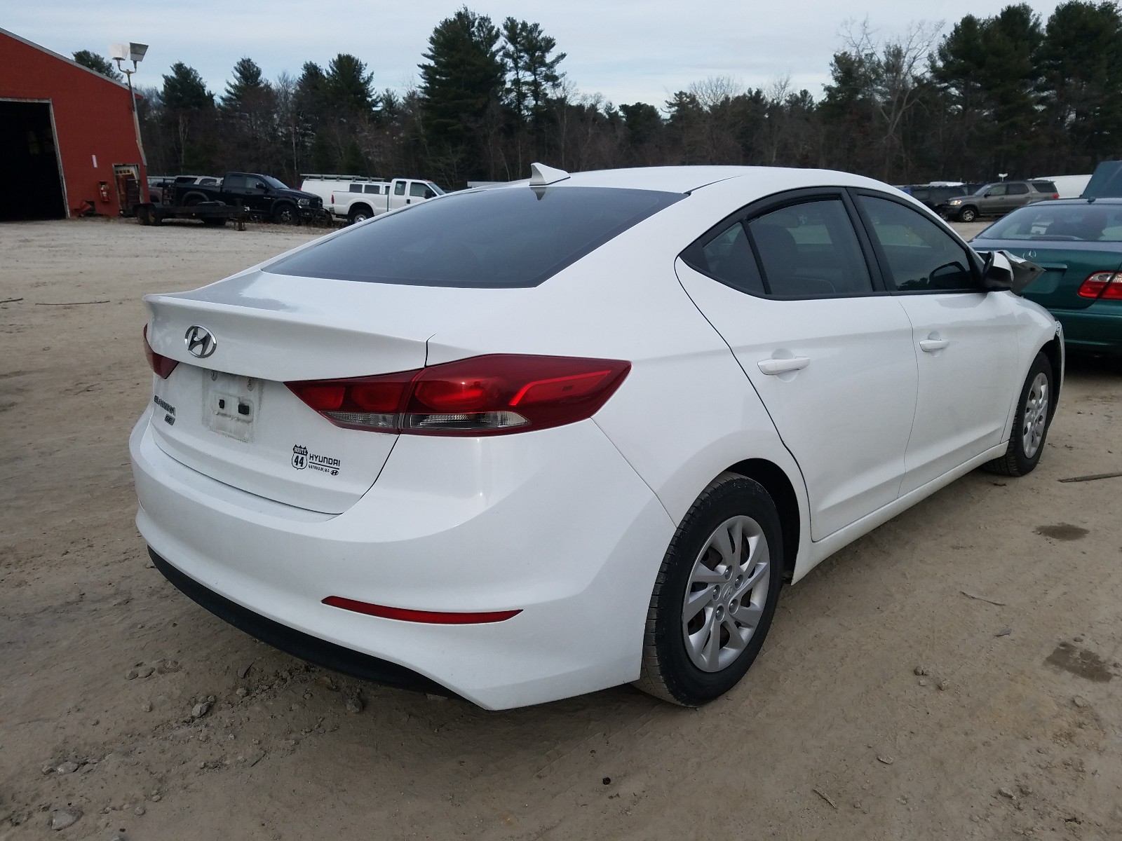 Photo 3 VIN: 5NPD74LF1HH062784 - HYUNDAI ELANTRA SE 