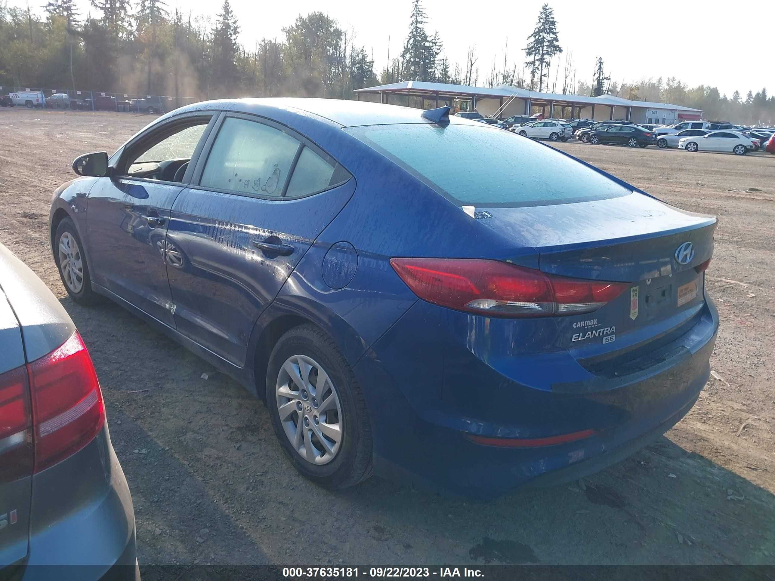 Photo 2 VIN: 5NPD74LF1HH070318 - HYUNDAI ELANTRA 