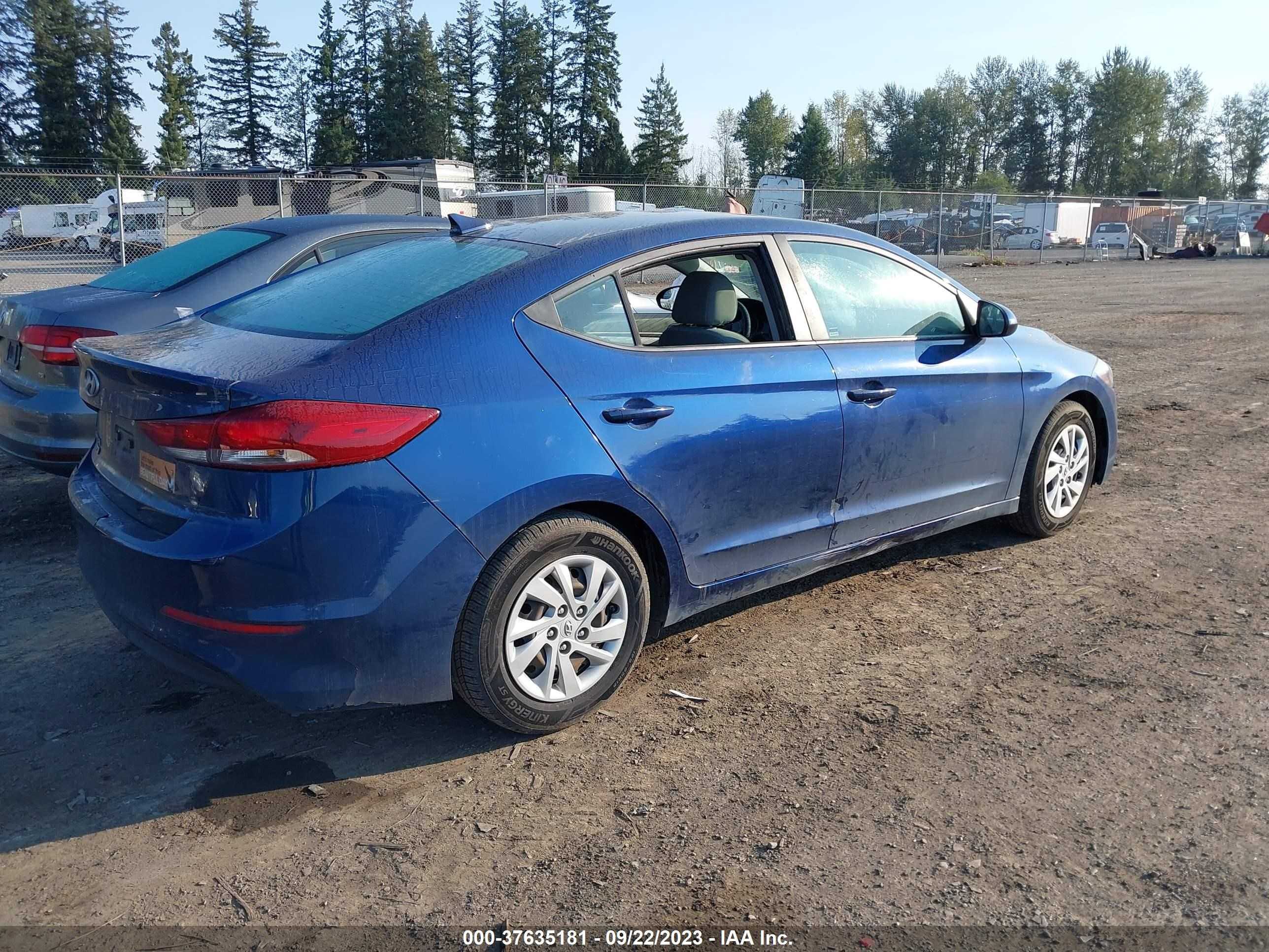 Photo 3 VIN: 5NPD74LF1HH070318 - HYUNDAI ELANTRA 