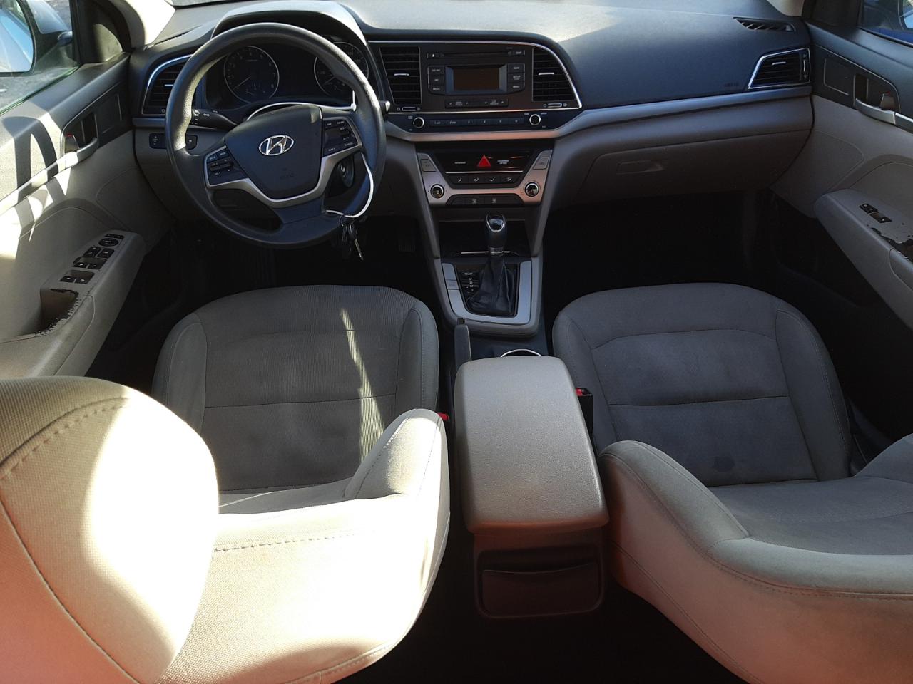 Photo 7 VIN: 5NPD74LF1HH092786 - HYUNDAI ELANTRA 