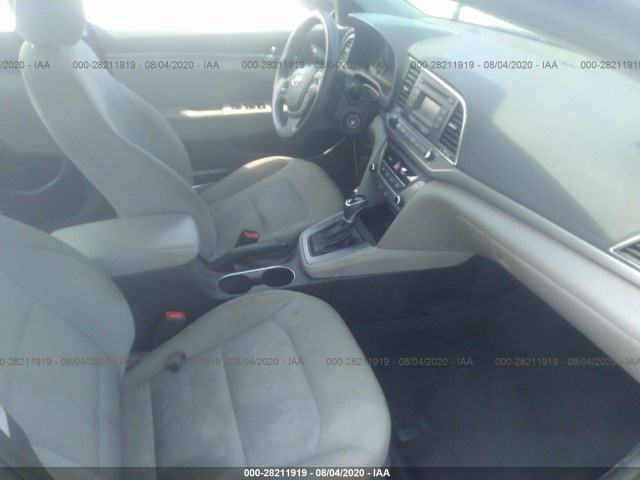 Photo 4 VIN: 5NPD74LF1HH104290 - HYUNDAI ELANTRA 