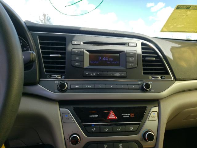 Photo 8 VIN: 5NPD74LF1HH124653 - HYUNDAI ELANTRA SE 