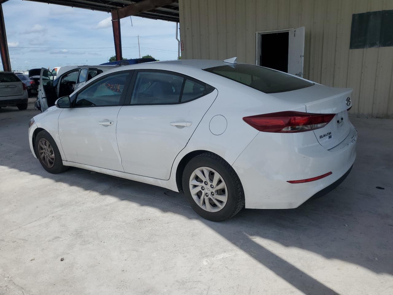 Photo 1 VIN: 5NPD74LF1HH139184 - HYUNDAI ELANTRA 