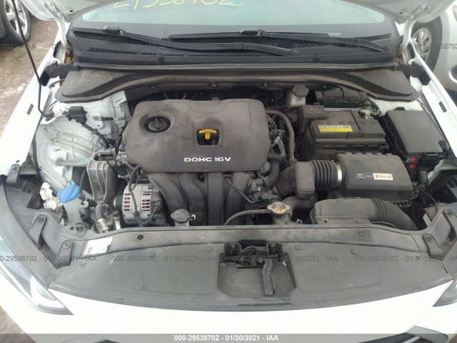 Photo 9 VIN: 5NPD74LF1HH139654 - HYUNDAI ELANTRA 