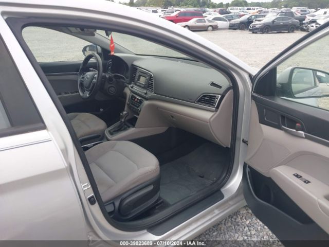 Photo 4 VIN: 5NPD74LF1HH151397 - HYUNDAI ELANTRA 