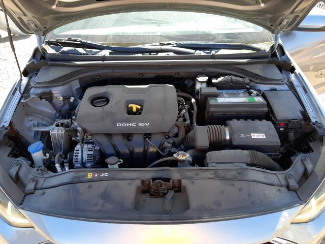 Photo 6 VIN: 5NPD74LF1HH153943 - HYUNDAI ELANTRA 