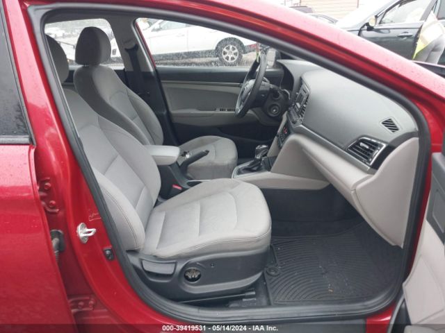 Photo 4 VIN: 5NPD74LF1HH168961 - HYUNDAI ELANTRA 