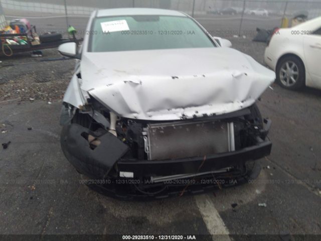 Photo 5 VIN: 5NPD74LF1HH176882 - HYUNDAI ELANTRA 