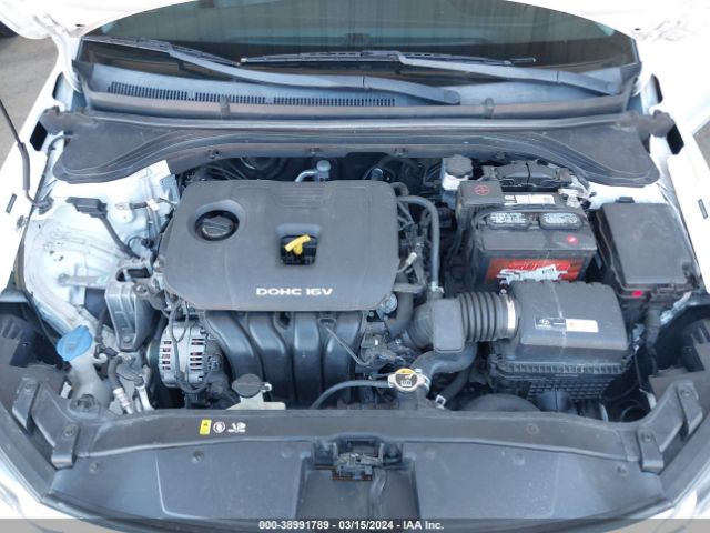 Photo 9 VIN: 5NPD74LF1HH185694 - HYUNDAI ELANTRA 