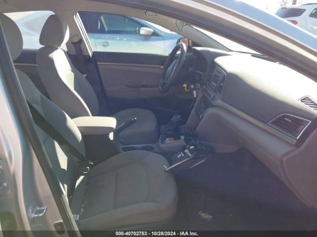 Photo 4 VIN: 5NPD74LF1HH199854 - HYUNDAI ELANTRA 