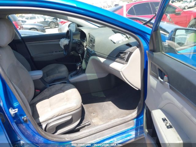 Photo 4 VIN: 5NPD74LF1HH208746 - HYUNDAI ELANTRA 