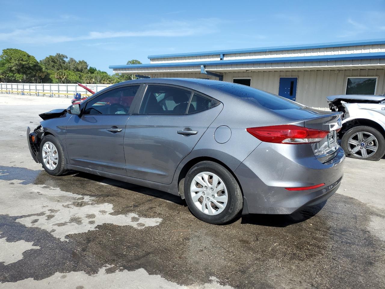 Photo 1 VIN: 5NPD74LF1JH325538 - HYUNDAI ELANTRA 