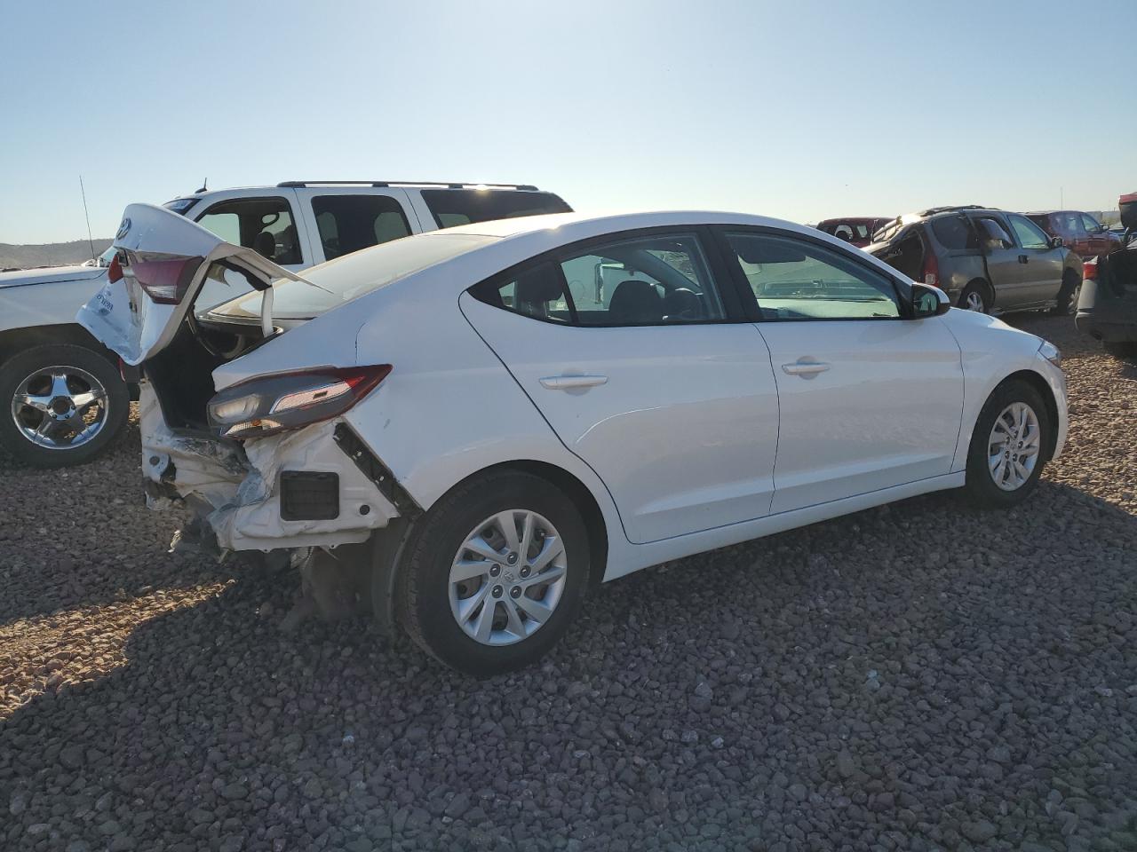 Photo 2 VIN: 5NPD74LF1JH346499 - HYUNDAI ELANTRA 