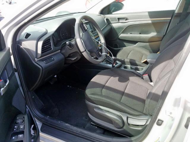 Photo 4 VIN: 5NPD74LF1KH431800 - HYUNDAI ELANTRA SE 