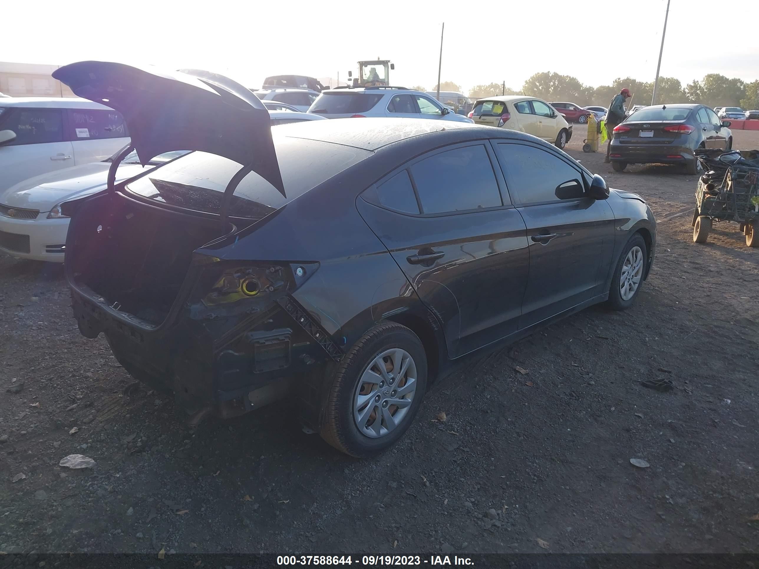 Photo 3 VIN: 5NPD74LF1KH436284 - HYUNDAI ELANTRA 