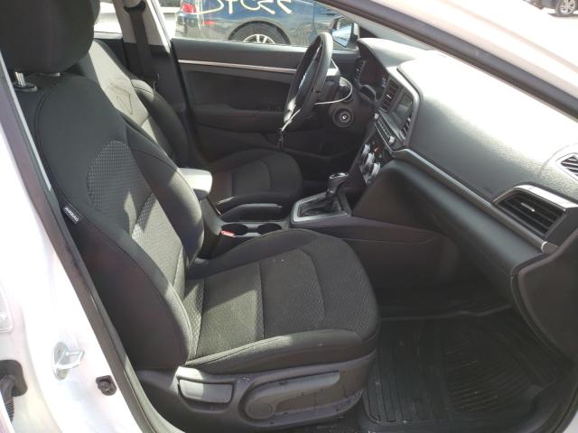 Photo 4 VIN: 5NPD74LF1KH438522 - HYUNDAI ELANTRA SE 