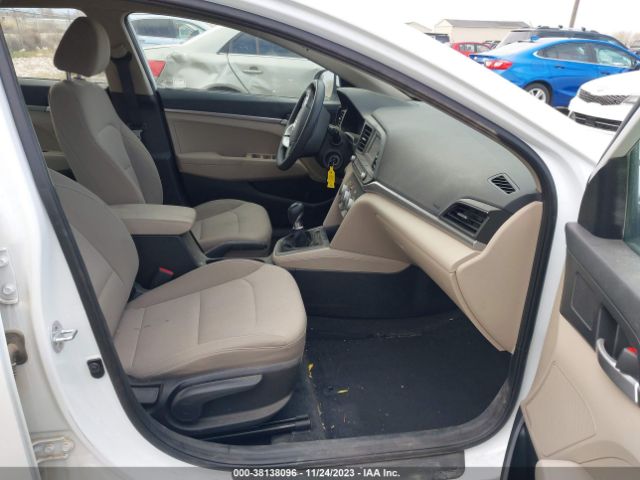 Photo 4 VIN: 5NPD74LF1KH455403 - HYUNDAI ELANTRA 