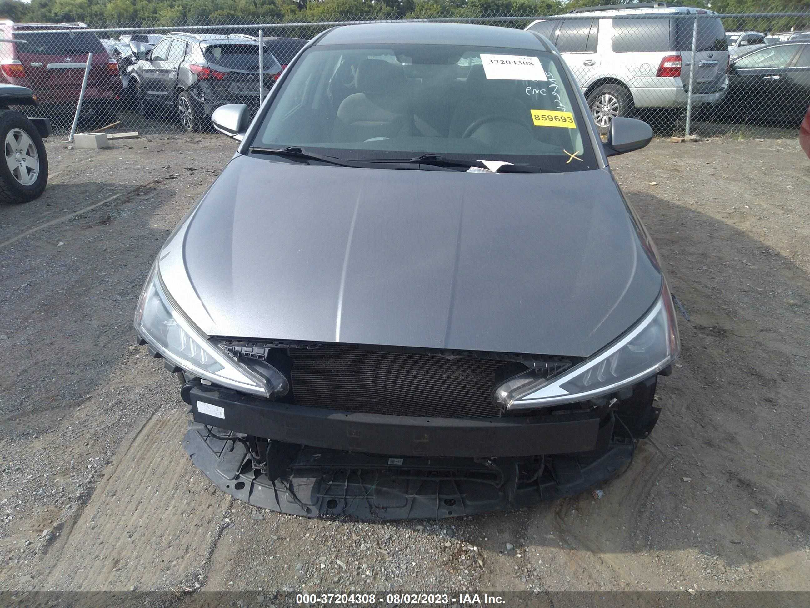 Photo 12 VIN: 5NPD74LF1KH457927 - HYUNDAI ELANTRA 