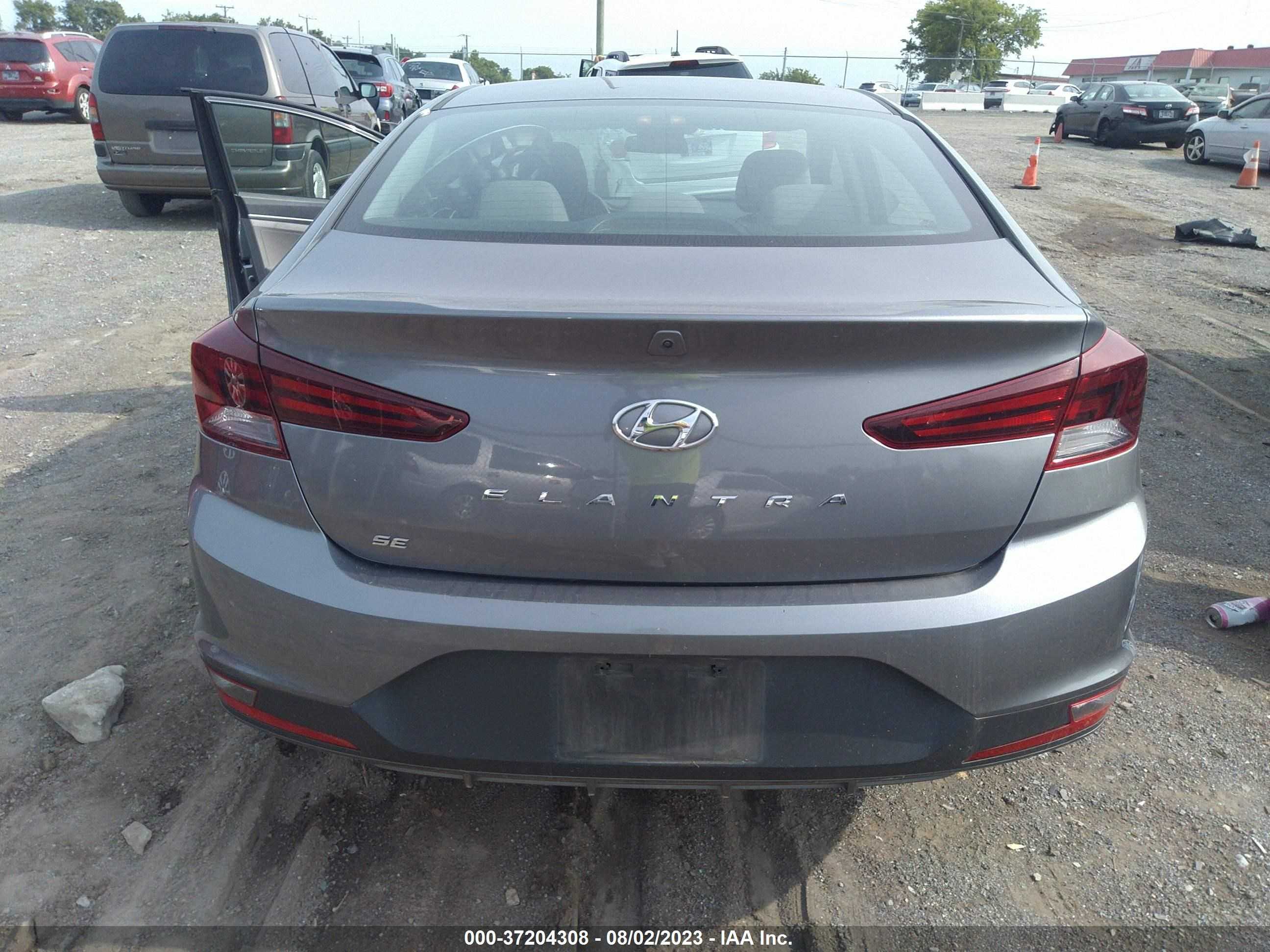 Photo 16 VIN: 5NPD74LF1KH457927 - HYUNDAI ELANTRA 