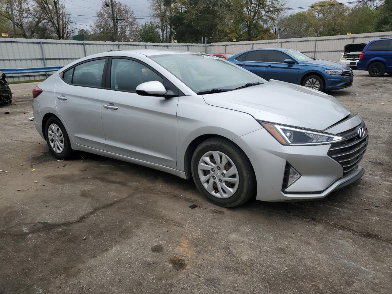 Photo 3 VIN: 5NPD74LF1KH462853 - HYUNDAI ELANTRA 