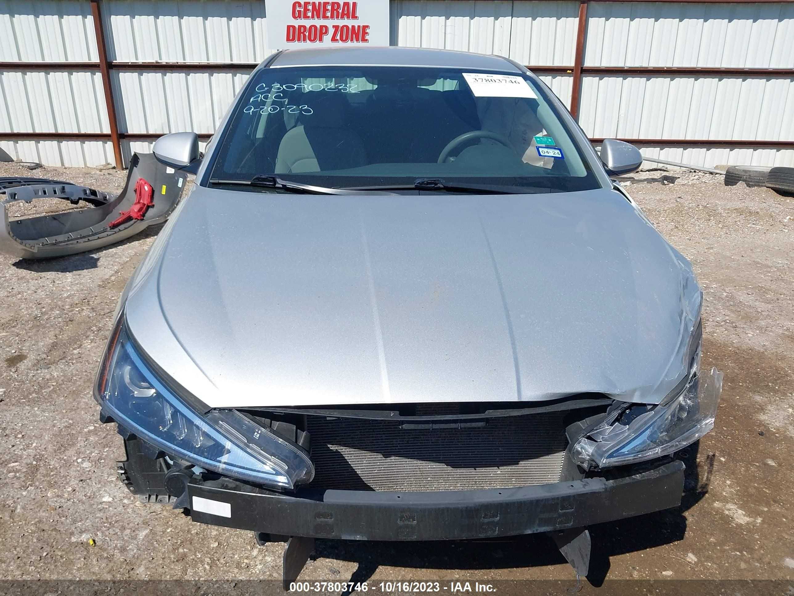 Photo 12 VIN: 5NPD74LF1KH486909 - HYUNDAI ELANTRA 