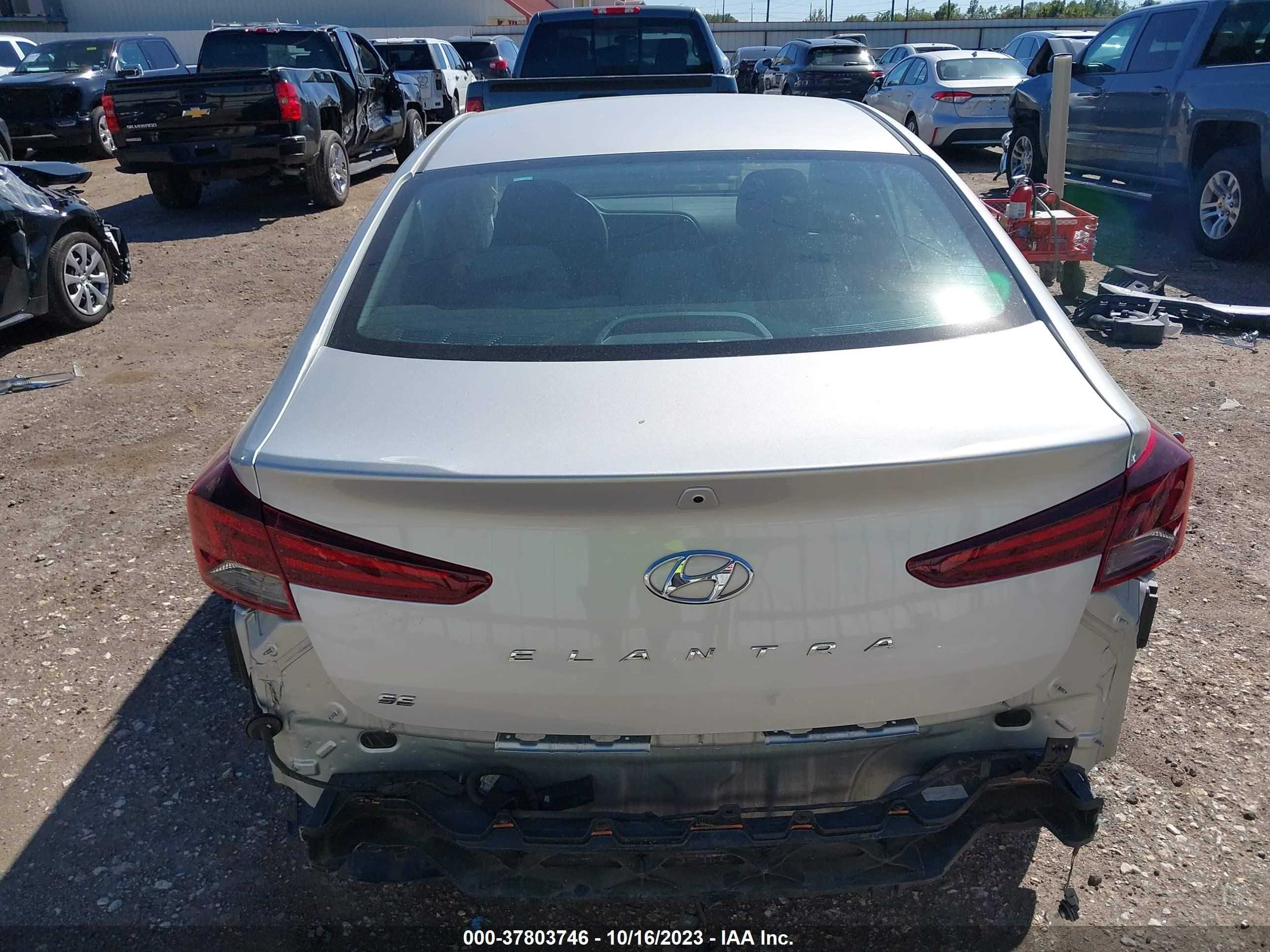 Photo 16 VIN: 5NPD74LF1KH486909 - HYUNDAI ELANTRA 