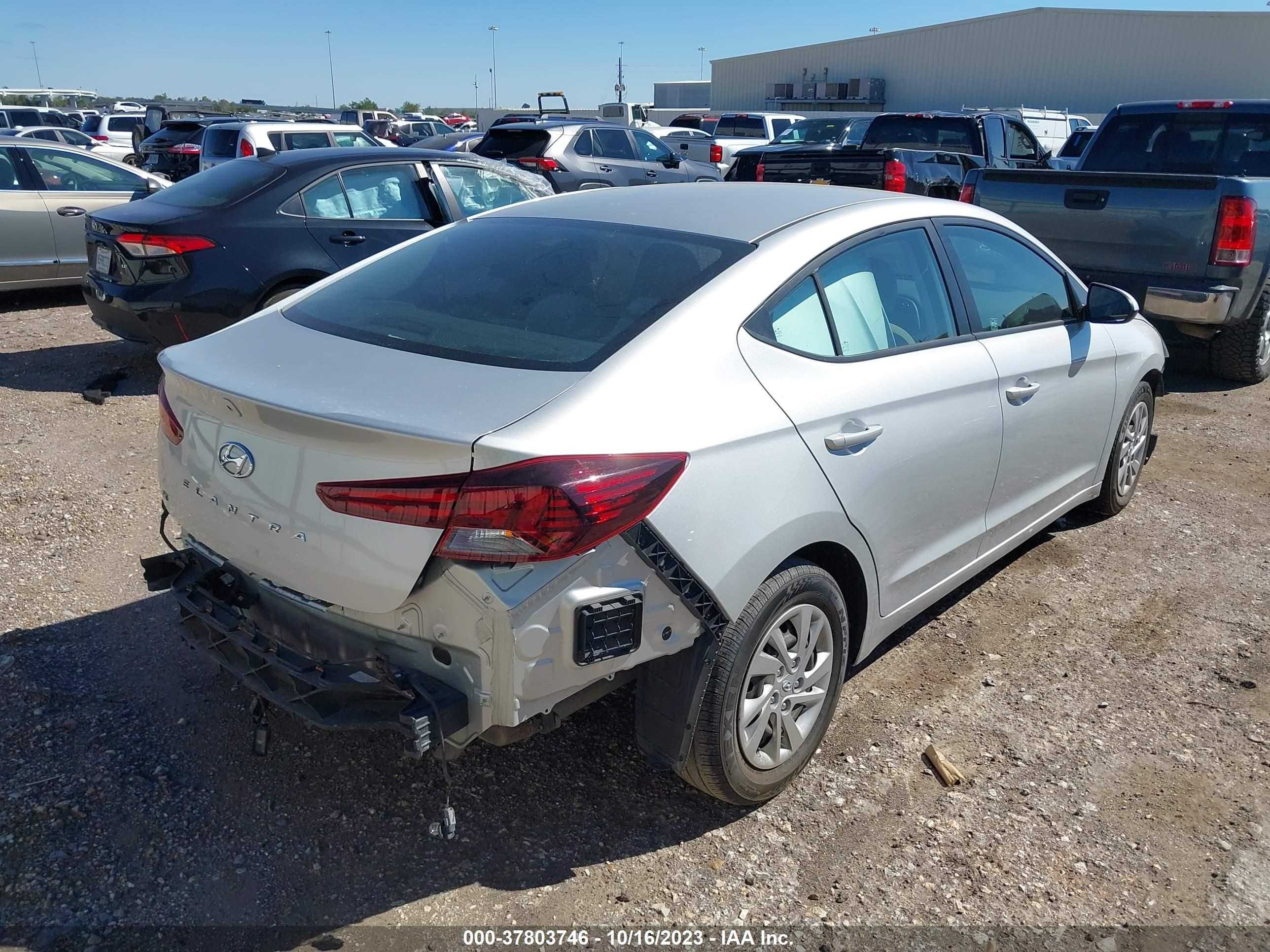 Photo 3 VIN: 5NPD74LF1KH486909 - HYUNDAI ELANTRA 