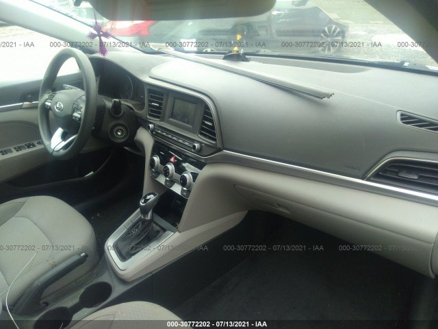 Photo 4 VIN: 5NPD74LF1KH488885 - HYUNDAI ELANTRA 