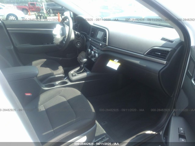 Photo 4 VIN: 5NPD74LF1KH495285 - HYUNDAI ELANTRA 