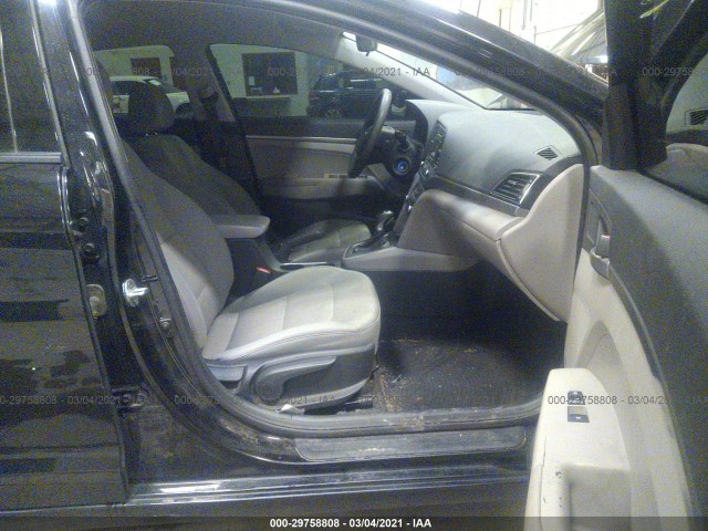 Photo 4 VIN: 5NPD74LF2HH068562 - HYUNDAI ELANTRA 