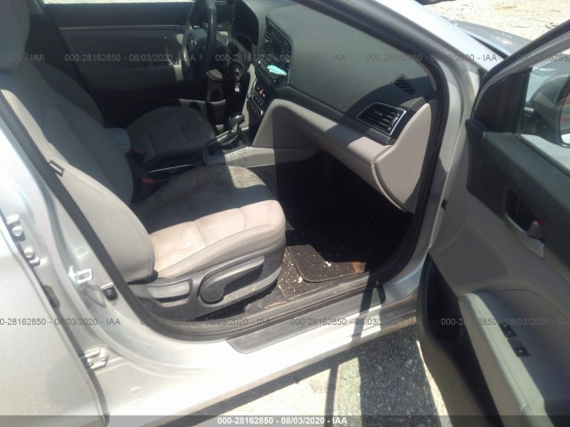 Photo 4 VIN: 5NPD74LF2HH101429 - HYUNDAI ELANTRA 