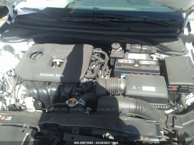 Photo 9 VIN: 5NPD74LF2HH131806 - HYUNDAI ELANTRA 