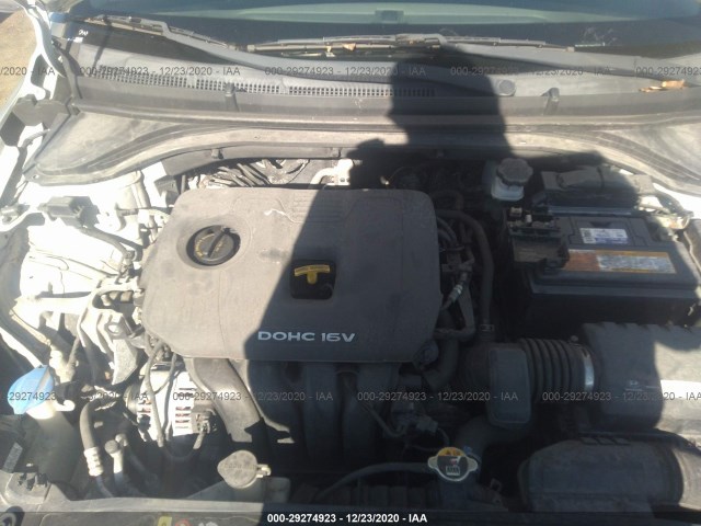 Photo 9 VIN: 5NPD74LF2HH135371 - HYUNDAI ELANTRA 