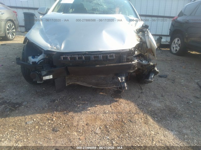 Photo 5 VIN: 5NPD74LF2HH166605 - HYUNDAI ELANTRA 