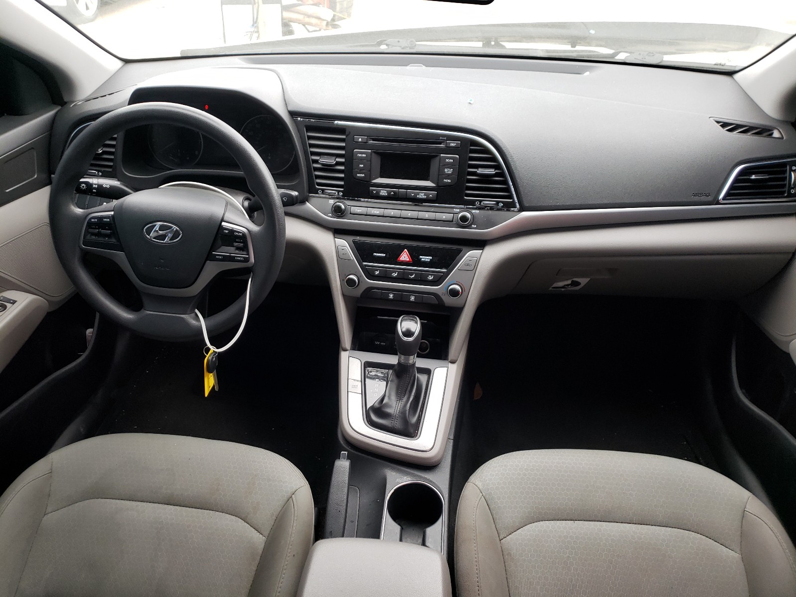 Photo 8 VIN: 5NPD74LF2HH204415 - HYUNDAI ELANTRA SE 