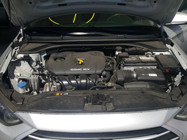 Photo 6 VIN: 5NPD74LF2HH210358 - HYUNDAI ELANTRA SE 