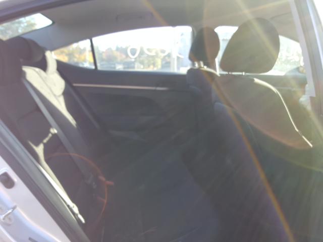 Photo 5 VIN: 5NPD74LF2JH236884 - HYUNDAI ELANTRA SE 