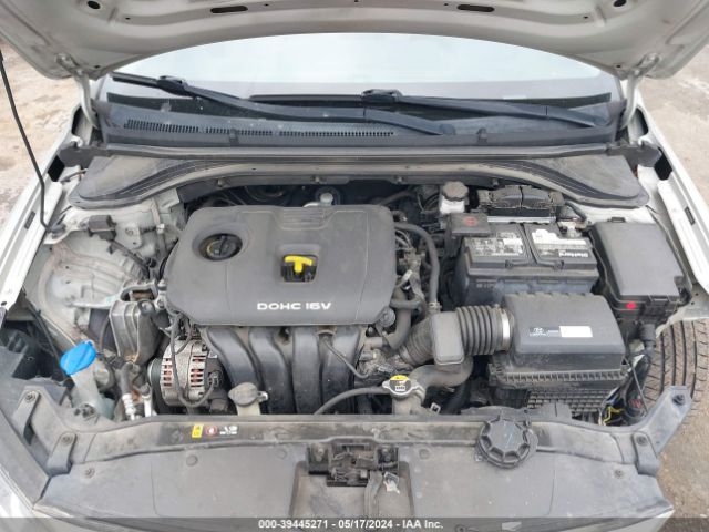 Photo 9 VIN: 5NPD74LF2JH301863 - HYUNDAI ELANTRA 