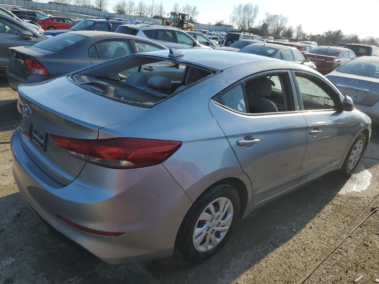 Photo 2 VIN: 5NPD74LF3HH063399 - HYUNDAI ELANTRA 