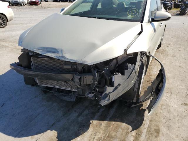 Photo 8 VIN: 5NPD74LF3HH125626 - HYUNDAI ELANTRA SE 