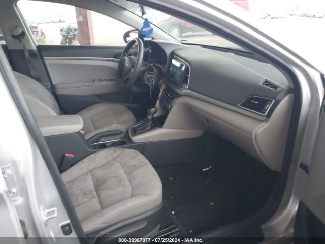 Photo 4 VIN: 5NPD74LF3HH127747 - HYUNDAI ELANTRA 