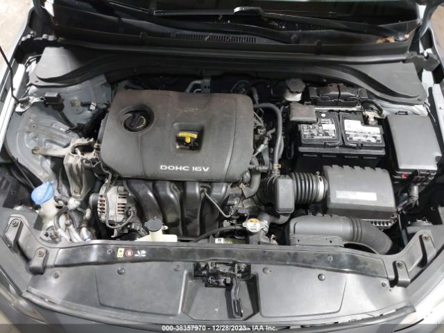 Photo 9 VIN: 5NPD74LF3HH136108 - HYUNDAI ELANTRA 