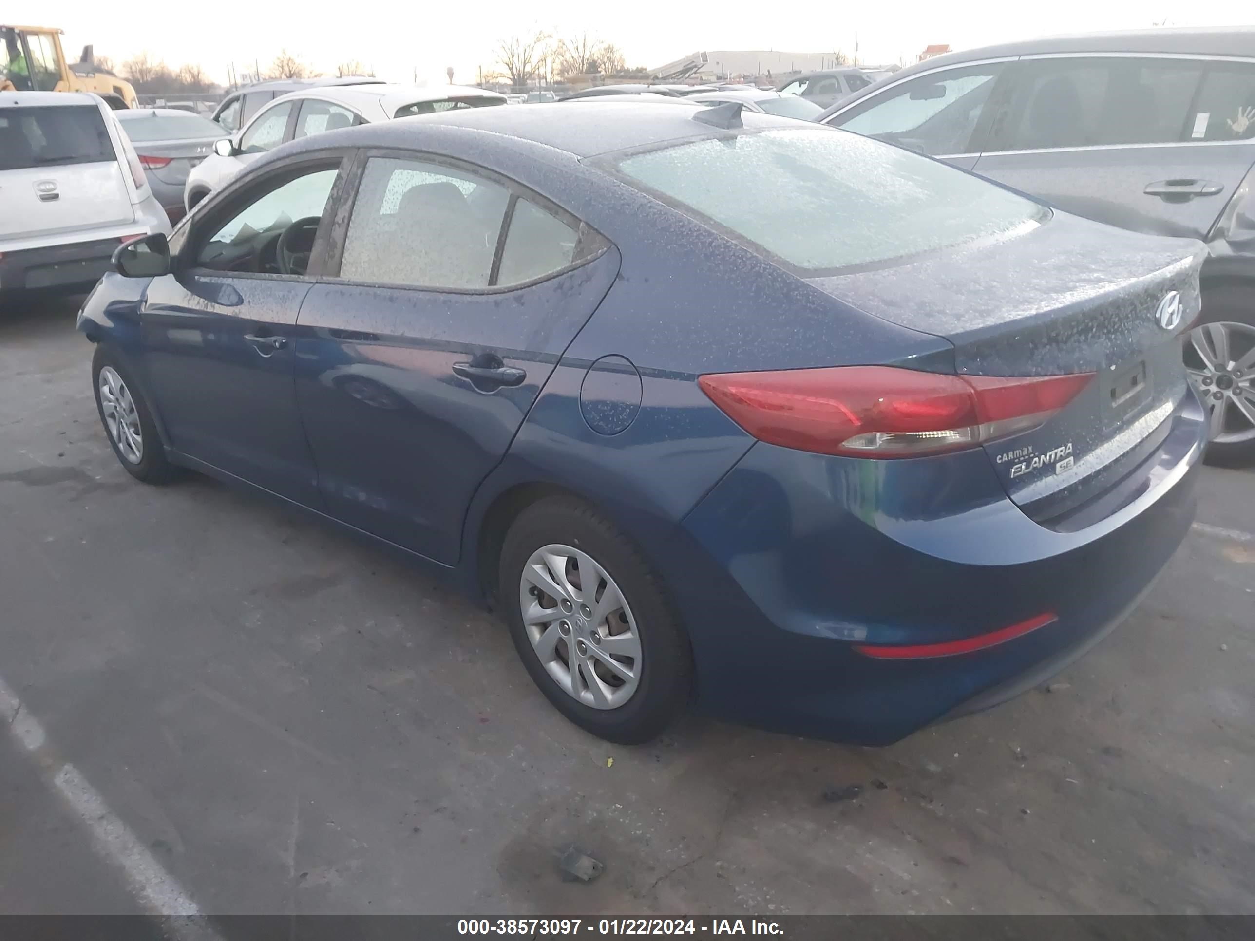 Photo 2 VIN: 5NPD74LF3HH153314 - HYUNDAI ELANTRA 