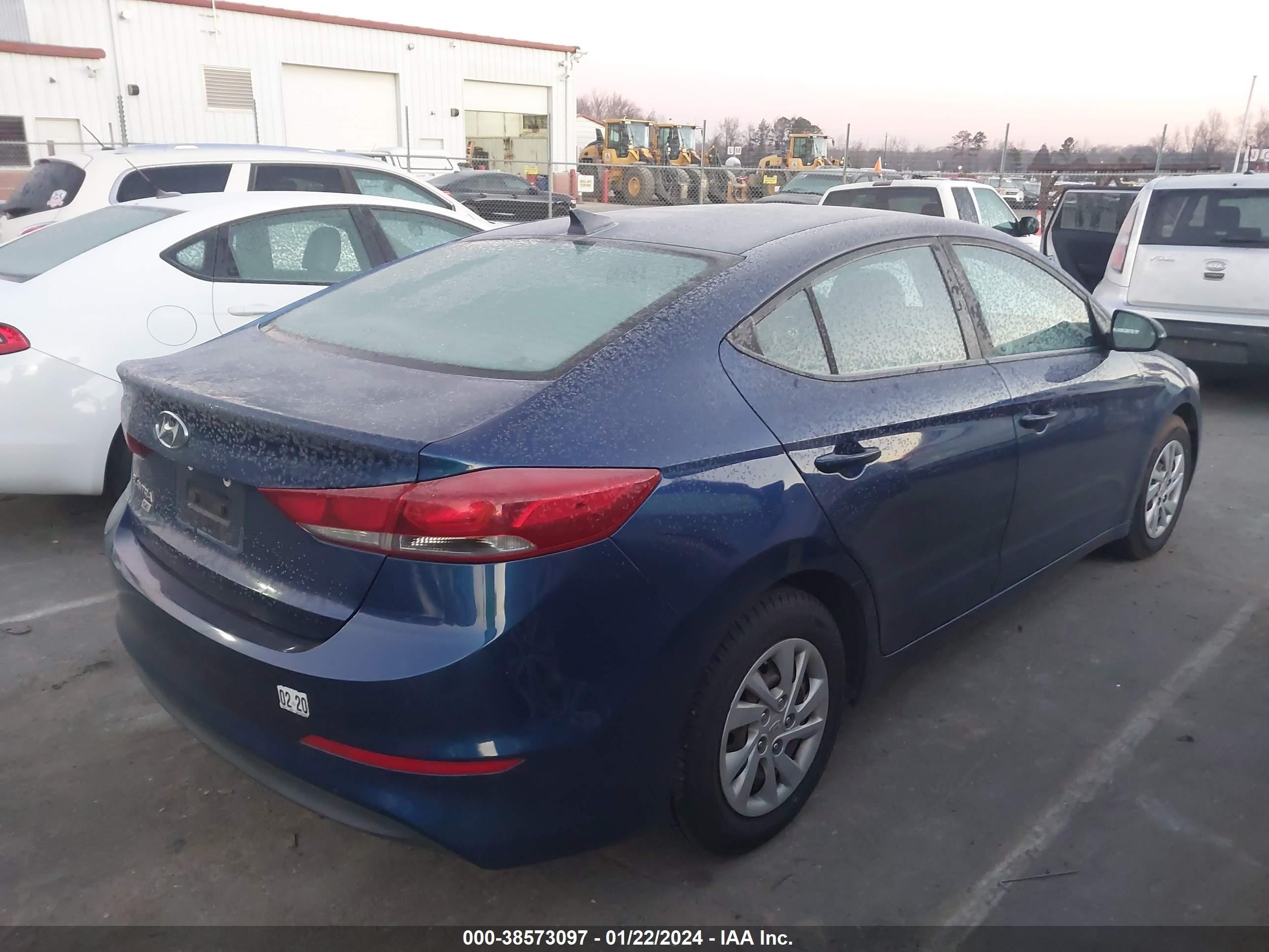 Photo 3 VIN: 5NPD74LF3HH153314 - HYUNDAI ELANTRA 