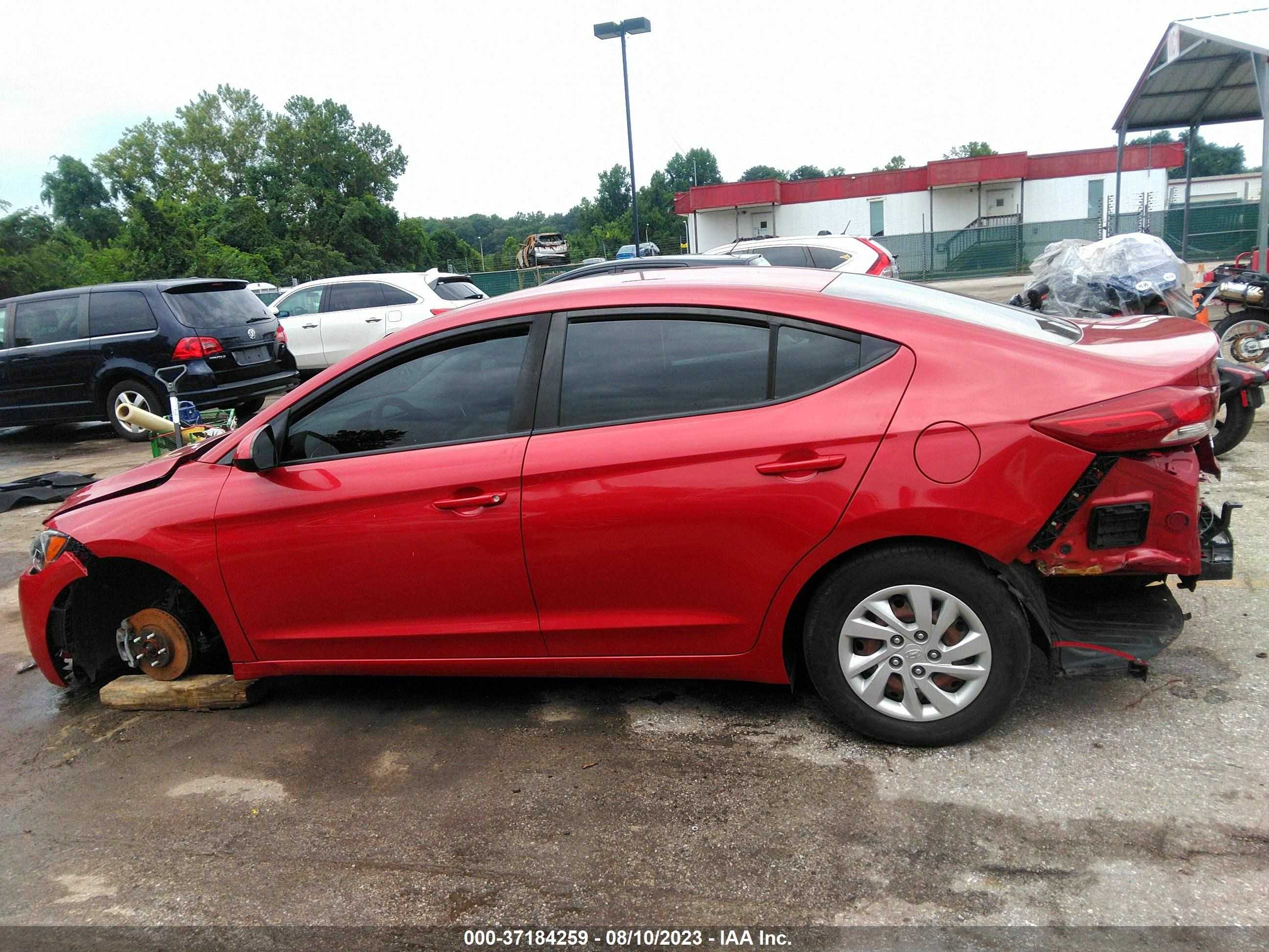 Photo 12 VIN: 5NPD74LF3JH240247 - HYUNDAI ELANTRA 