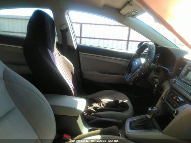 Photo 4 VIN: 5NPD74LF3JH296253 - HYUNDAI ELANTRA 