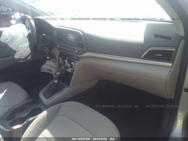 Photo 4 VIN: 5NPD74LF3KH413198 - HYUNDAI ELANTRA 