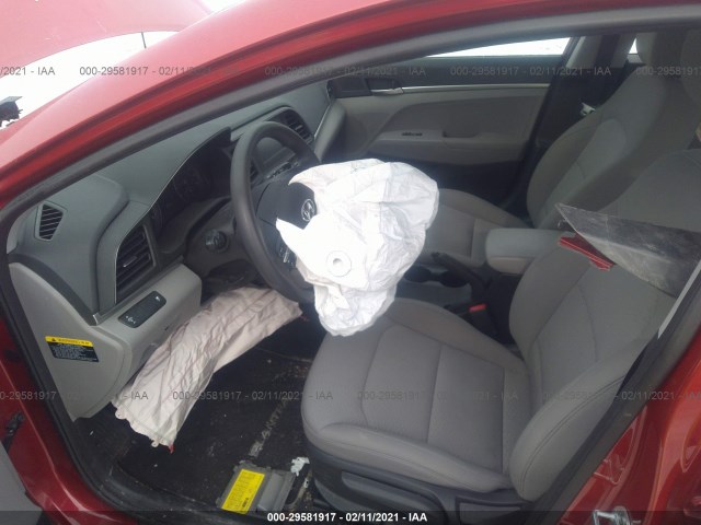 Photo 4 VIN: 5NPD74LF3KH416067 - HYUNDAI ELANTRA 